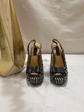 Steve Madden Black and White Striped Slingback Heels with Bow Size: 8.5